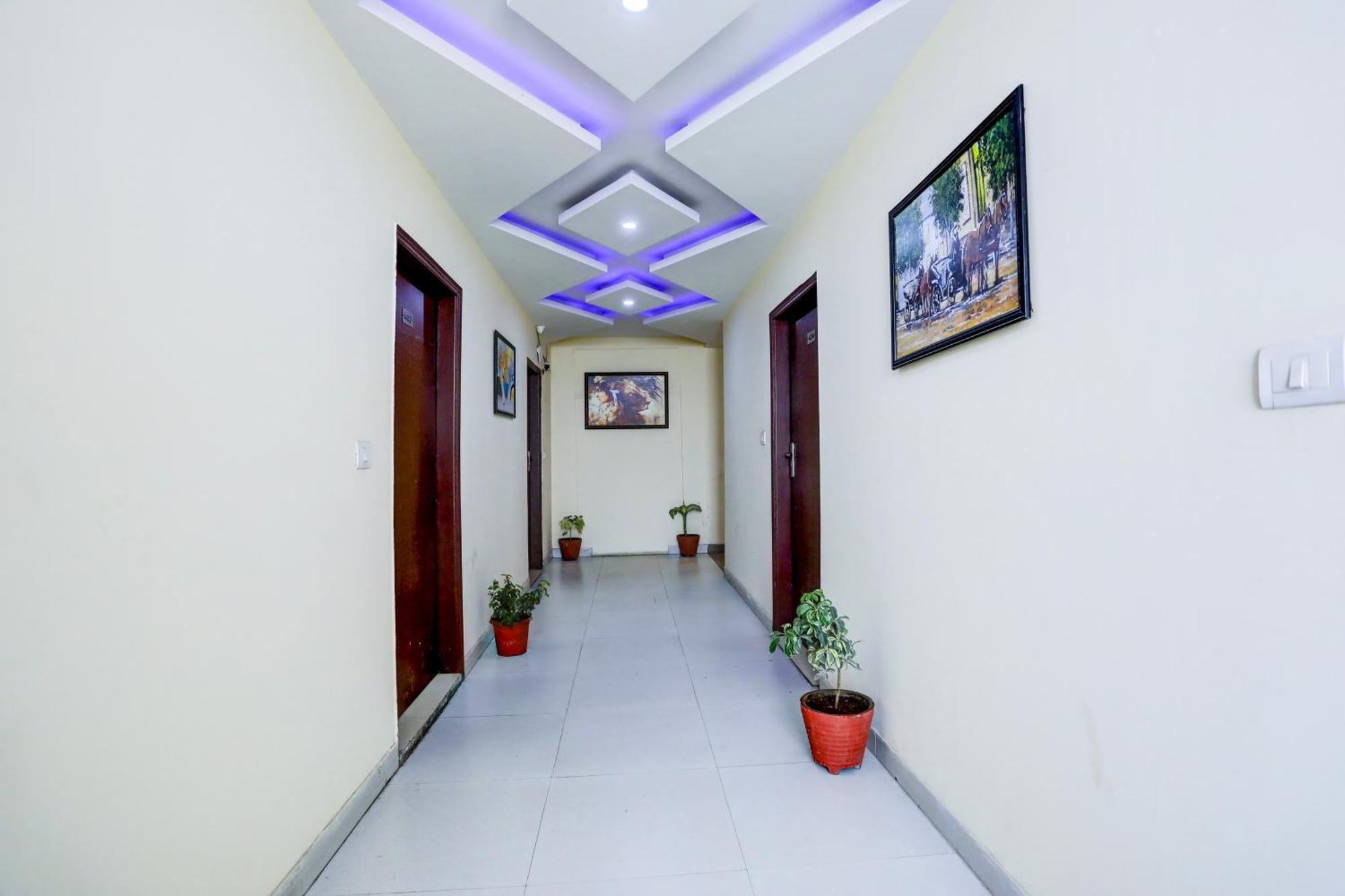 Global Stay Near Delhi Airport Ню Делхи Екстериор снимка